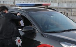 Eyüpsultan Belediyesi trafikte kalanlara iftariyelik dağıtıyor!