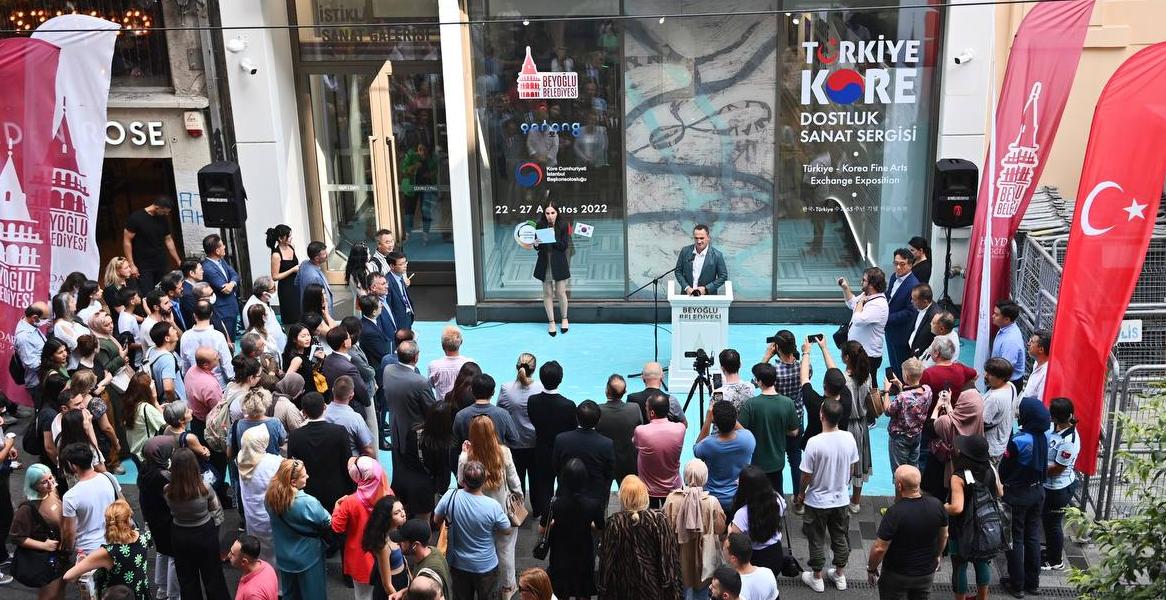 Beyoğlu’nda Türkiye-Kore Dostluk Sanat Sergisi açıldı