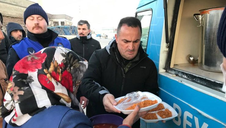 Beyoğlu Belediyesi Her Gün 15 Bin Depremzedeye İftar ve Sahur Yemeği Verecek