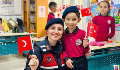 Jandarma Ekiplerinden Çocuklara Trafik Eğitimi Verildi