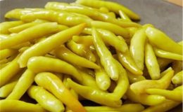 Acı biber turşusu faydalı mı,  yan etkileri var mı?